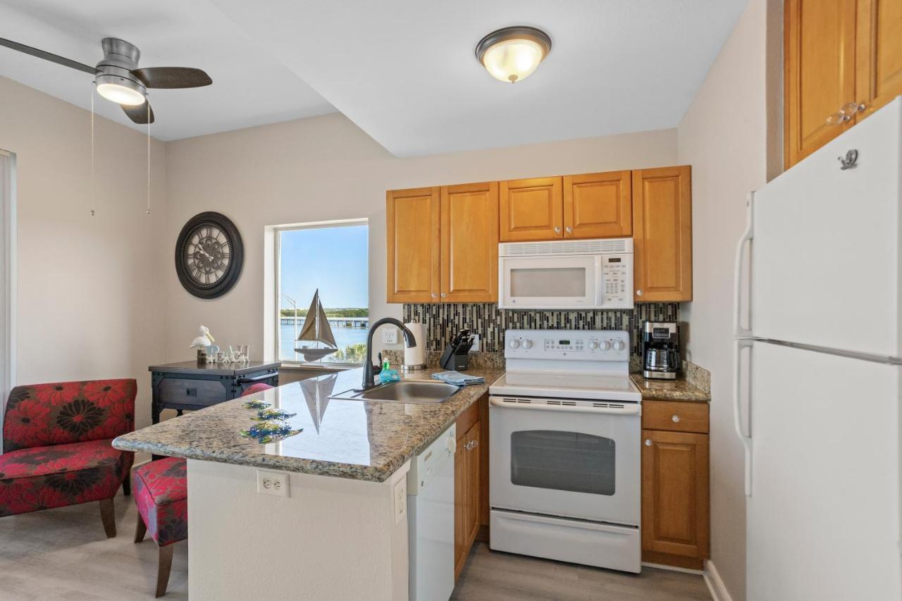 Oceanfront Luxury Condo! Mins To Beach! Rum Bar Next Door! St. Petersburg Exteriör bild