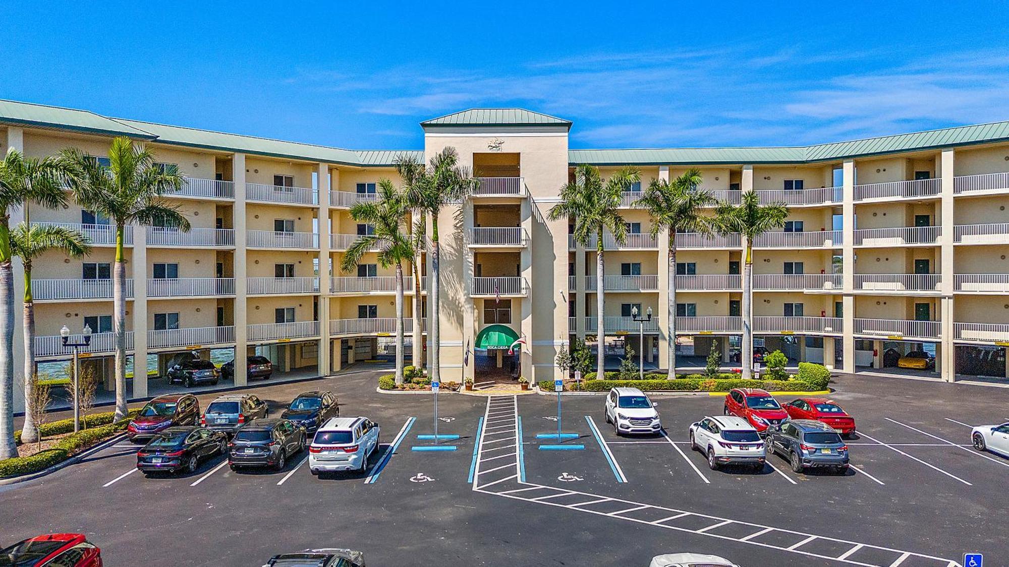 Oceanfront Luxury Condo! Mins To Beach! Rum Bar Next Door! St. Petersburg Exteriör bild